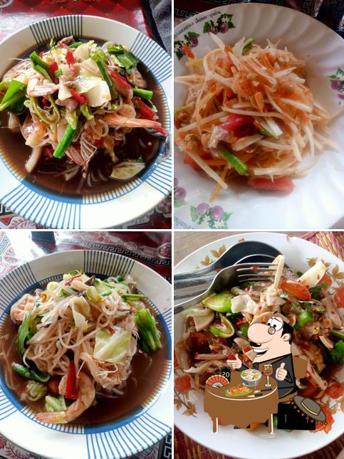 ก๋วยเตี๋ยวบ้านโต๊ะทิ้ง