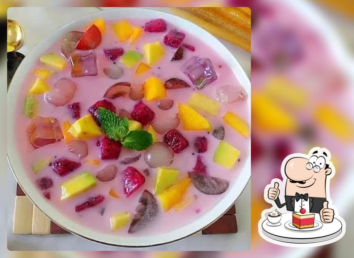 Botok Setan & Sop Buah "Mba Ulfa"