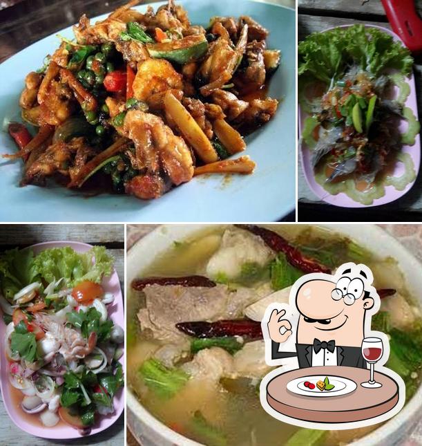 ร้านริมน้ำยม