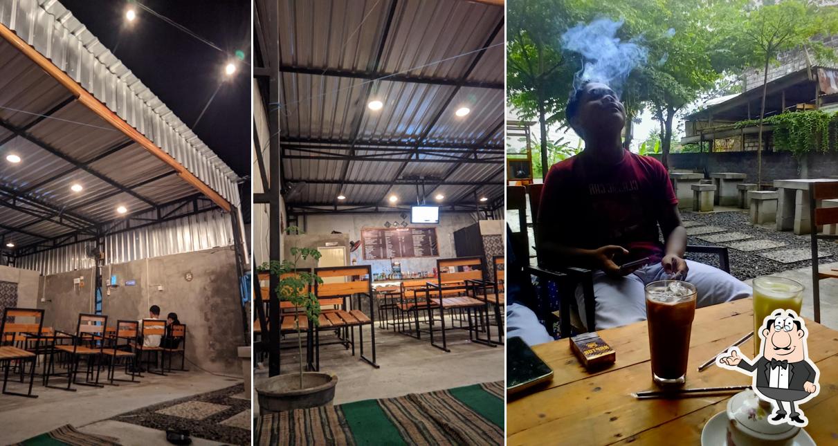 Story Cafe & Angkringan