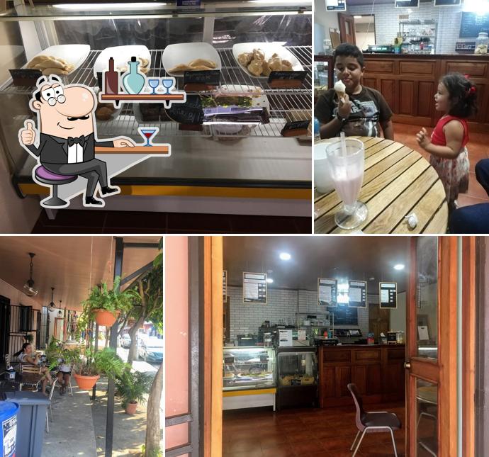 La Paulina Café