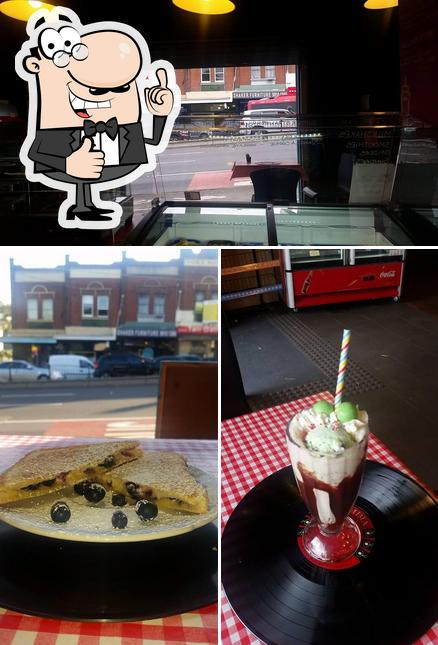 Shake, Pie & Roll