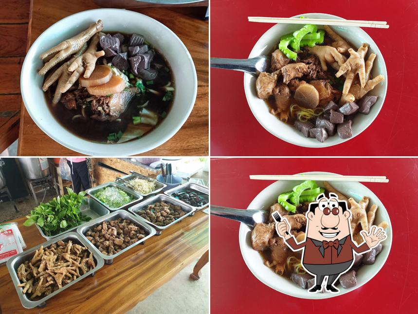 ก๋วยเตี๋ยวไก่บุฟเฟ่ต์ @ท้ายวัง