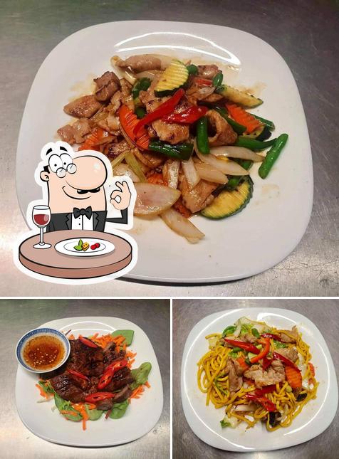 VR Cafe and Van D Thai Takeaway