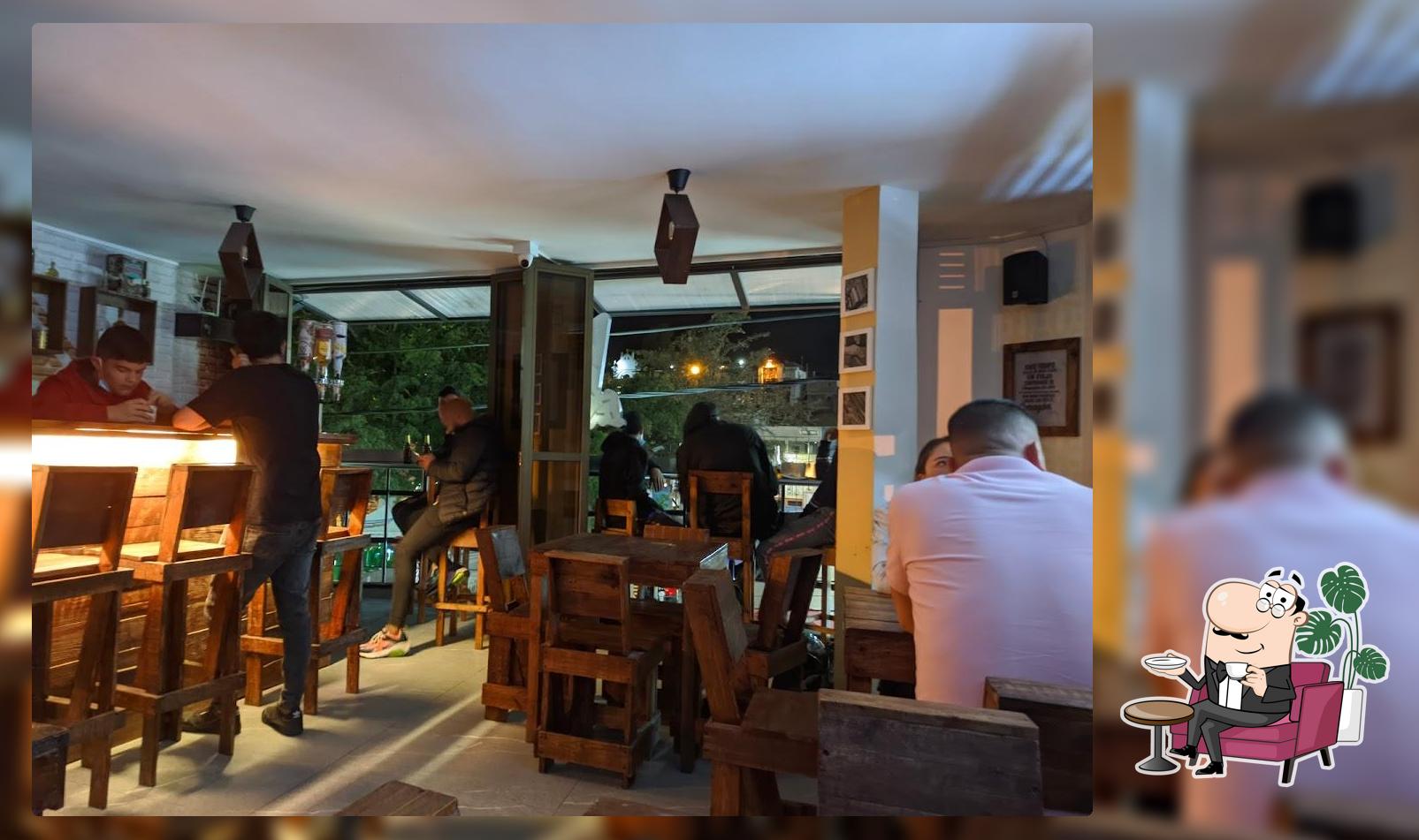 La ventana marroncita