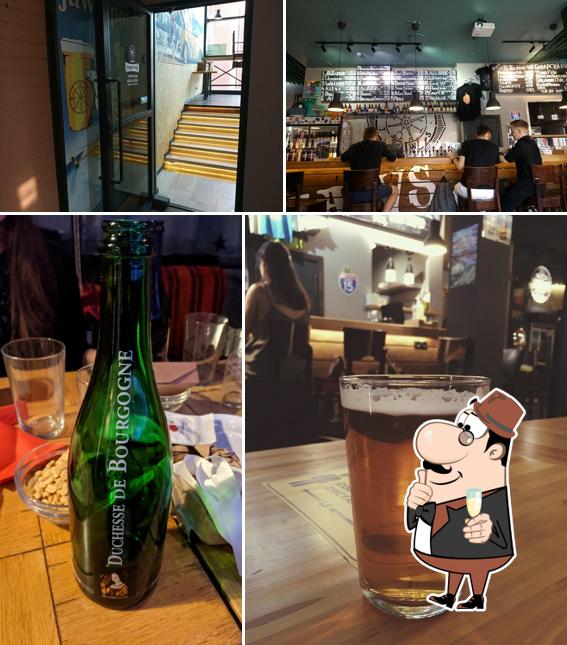 В "Jawsspot" подаются спиртные напитки