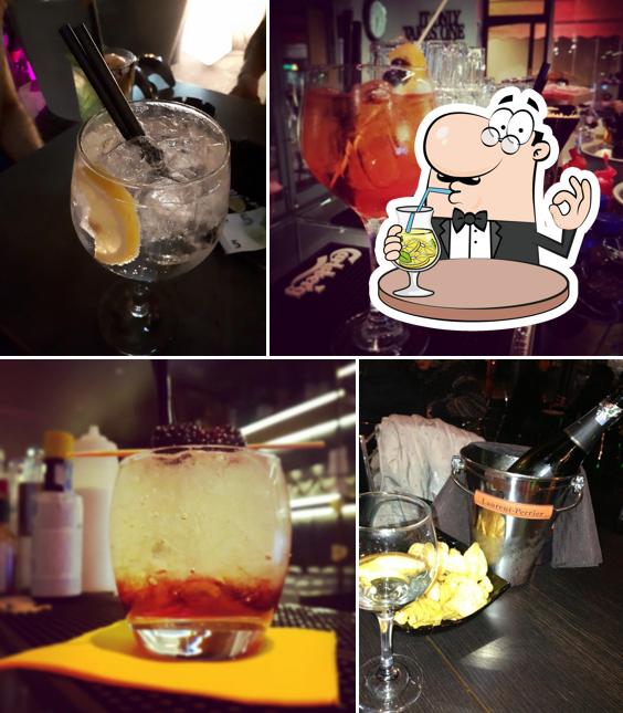 Peter Pan wine bar
