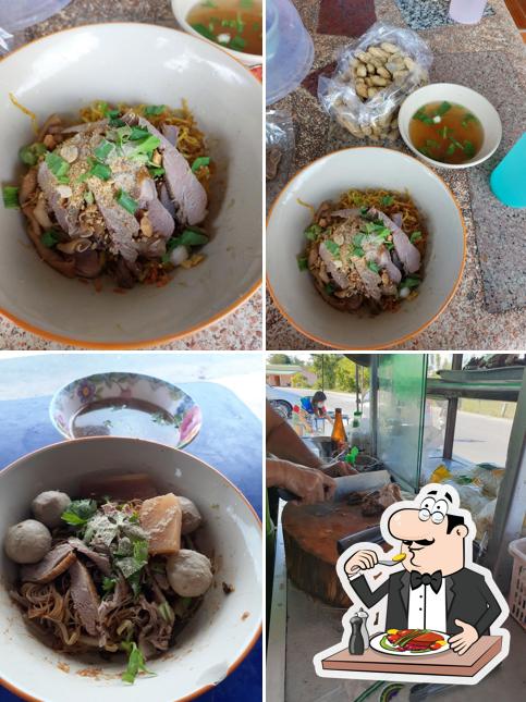 ป้าเพชรก๋วยเตี๋ยวเป็ดปราจีน