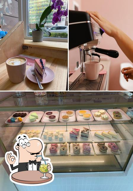 Изображение, на котором видны напитки и еда в Будду Кофе