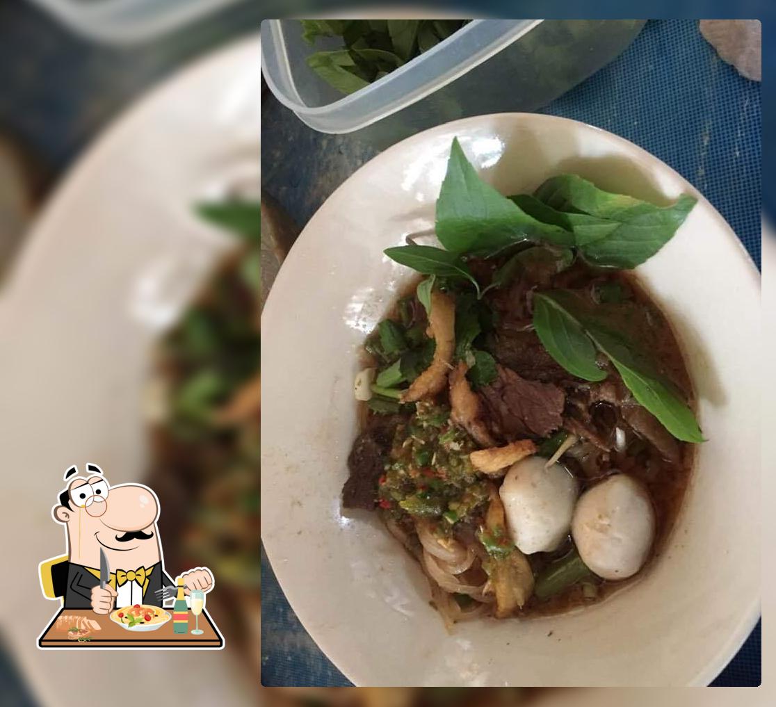 ร้านสมหมาย ก๋วยเตี๋ยวเรือห้อยขา ขายทุกอย่าง