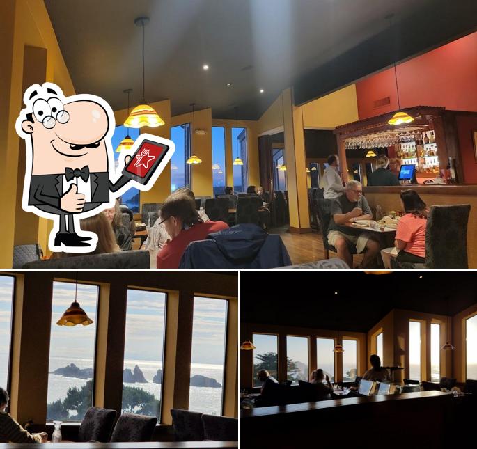 Lord Bennett's Seafood • Steaks
