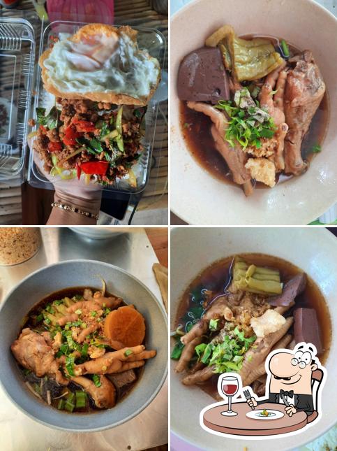 ร้านก๋วยเตี๋ยวรถถังชามโต