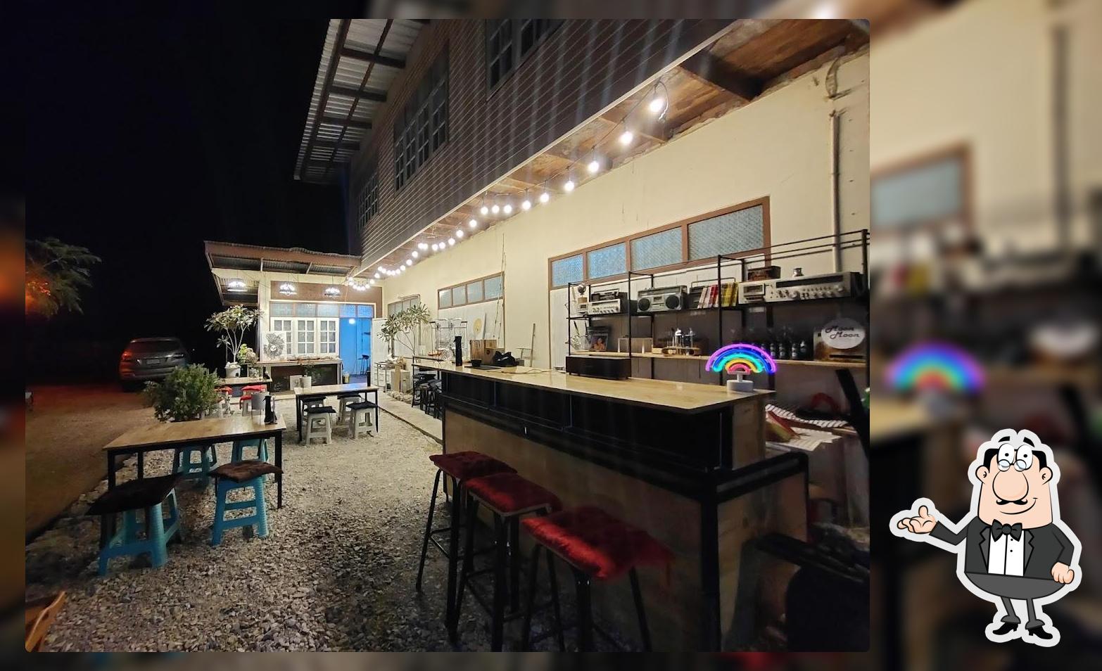 Moon Moon Kitchen & Drinks