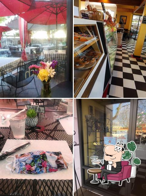 Toni's Courtyard Café