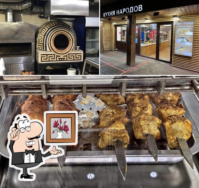 Внутреннее оформление и еда - все это можно увидеть на этой фотографии из Кухня народов