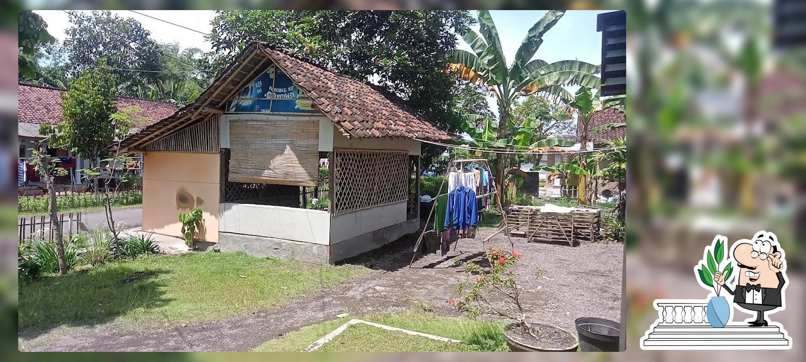 WARUNG GHOFUR