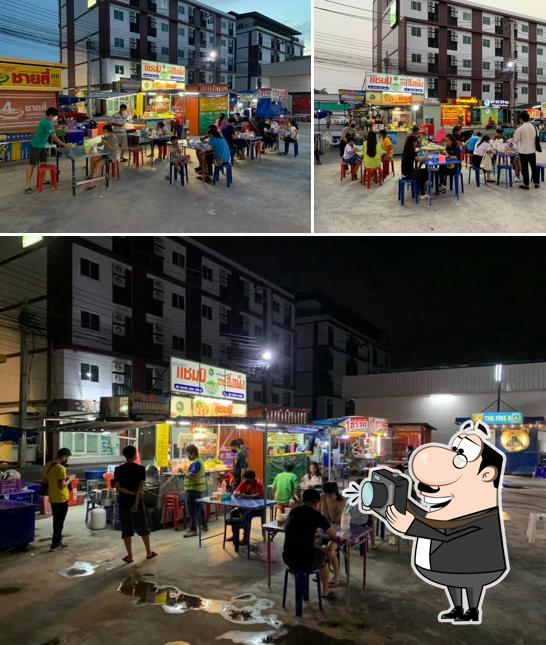 เสี่ยแมนก๋วยเตี๋ยวซิ่ง (หน้า ไทยฟู้ดส์ เฟรซ มาร์เก็ต)