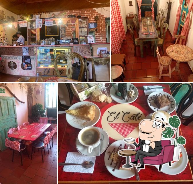El café - salón de onces