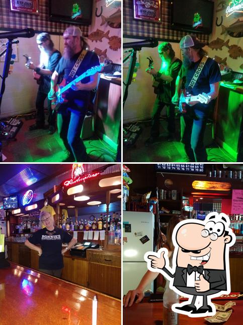 Ronnie's Bar