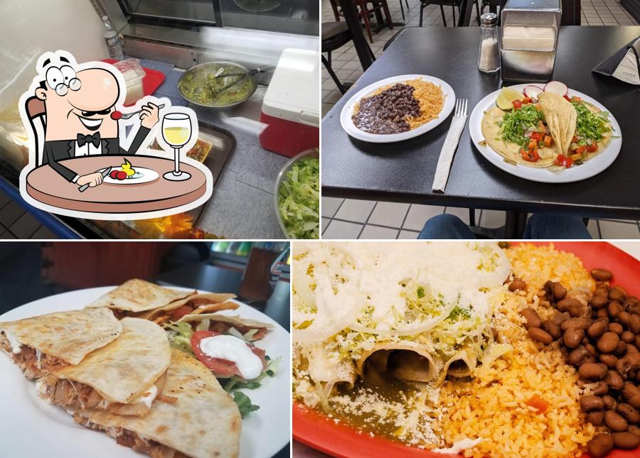 Mercado Azteca & Deli