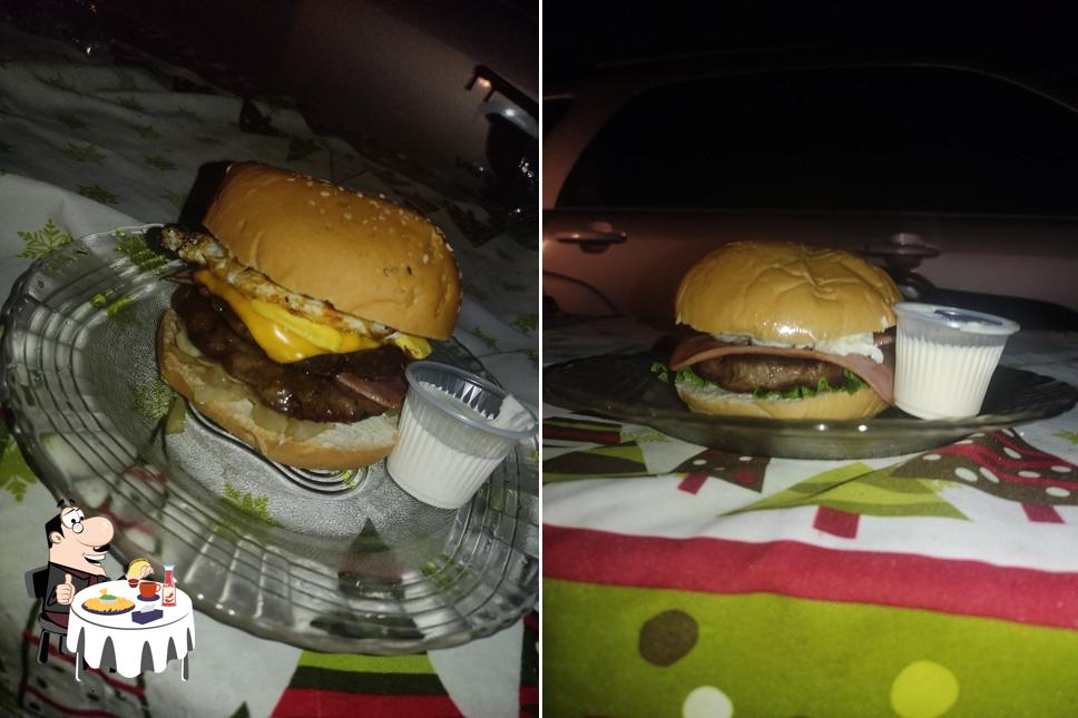 Lelo's burger