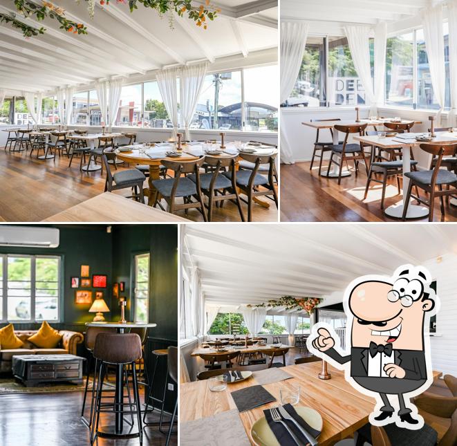 Dee Den Restaurant