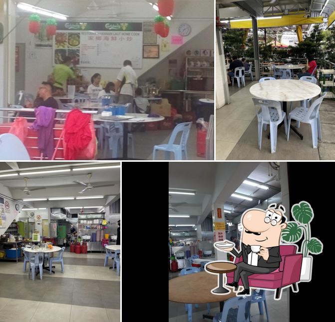Restoran Makanan Laut Home Cook 家鄉海鲜小炒