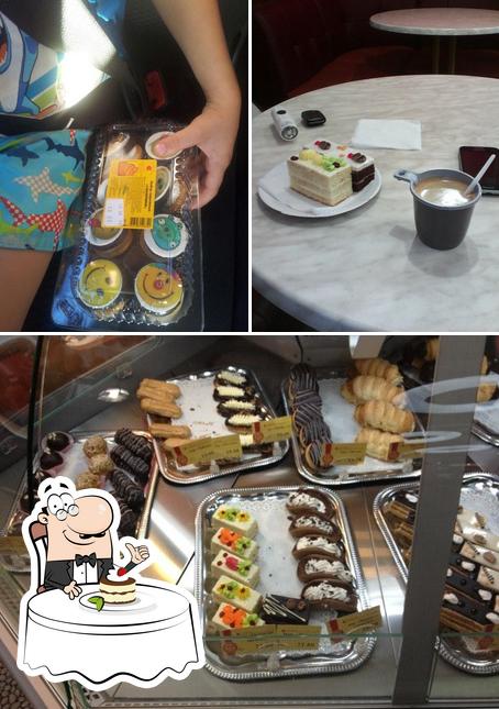 "Самарский БКК" представляет гостям большое количество сладких блюд