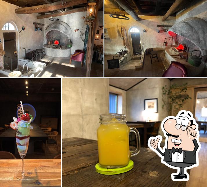 Neko Machi Eki Sha Cat Station cafe & bar