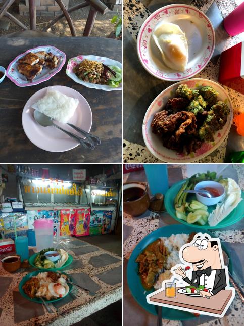 ร้านส้มตำ ข้างทาง อร่อยนะ