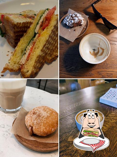 Клубные сэндвичи в "Аэроплан"