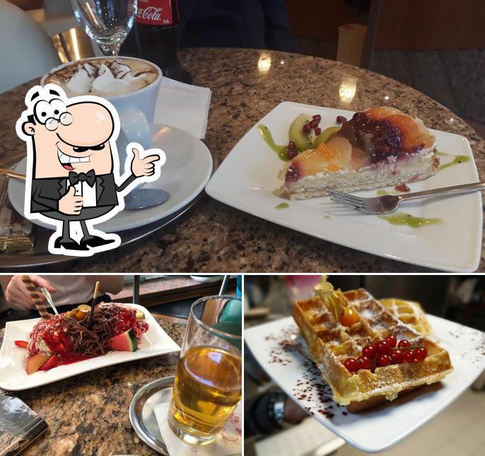 Cortina Eiscafé