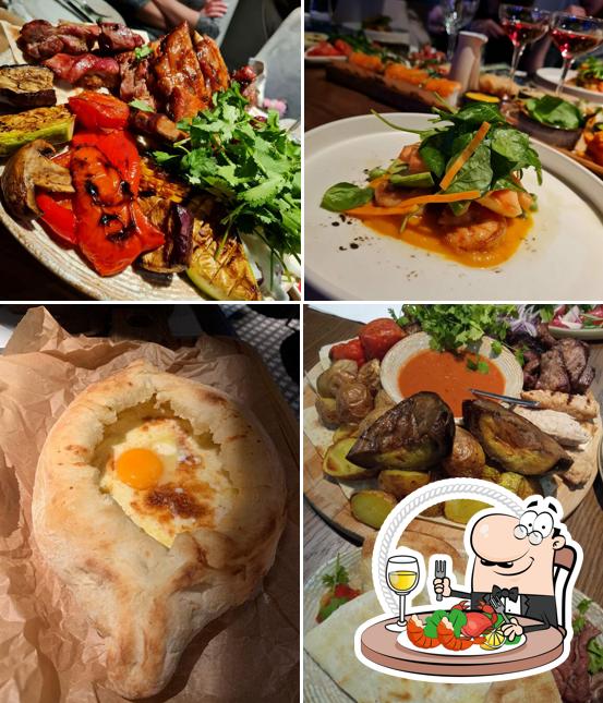 Закажите блюда с морепродуктами в "Грузинский ресторан Мамука"