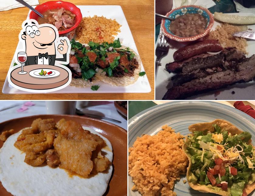 Los Juanes Mexican & BBQ