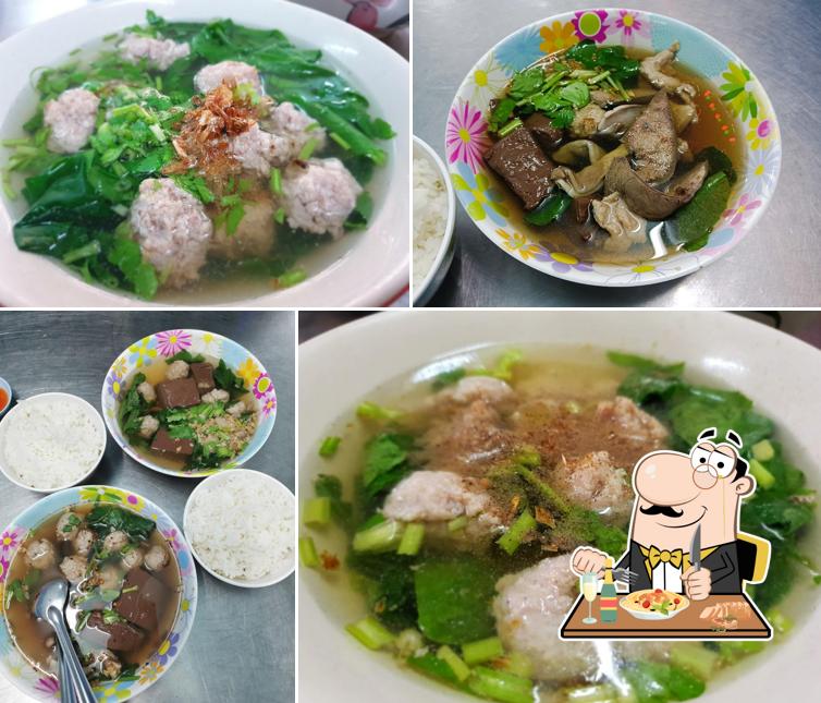 ร้านต้มตำลึง ต้มเลือดหมู