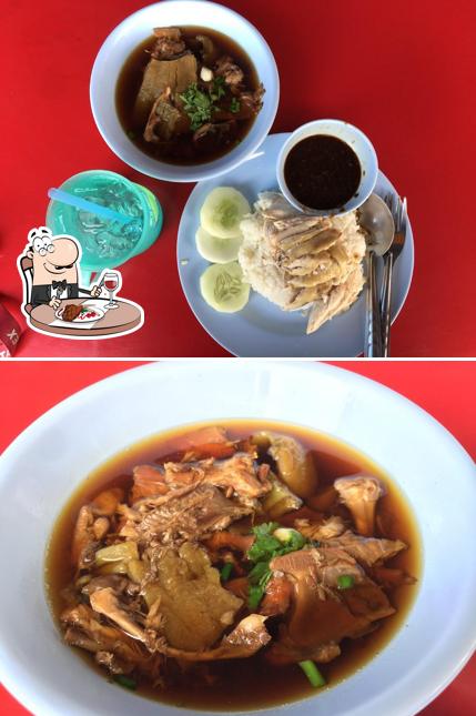 17386 ตลาดต้นไม้ไก่คู่ คลอง14