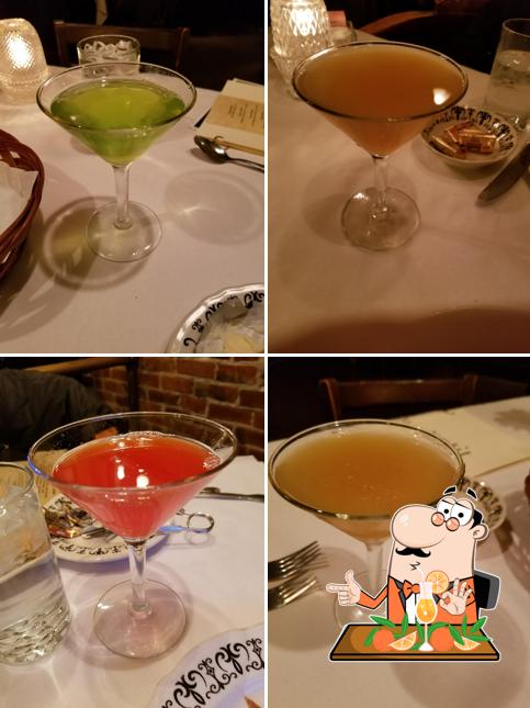 Petit Paree Restaurant & Lounge French Steakhouse