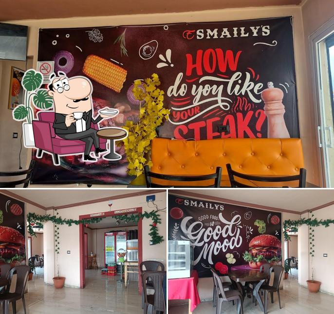Esmaily's Food Court