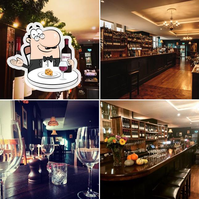 The Rivals Bar & Cafe
