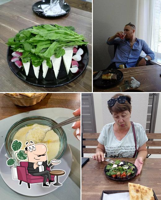 Посмотрите на внутренний интерьер "Двы толстяка"