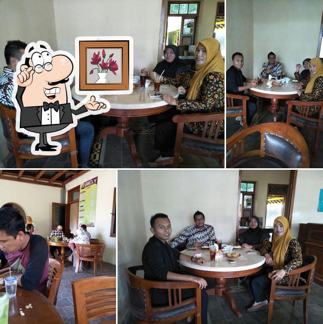 Dolly Cafe
