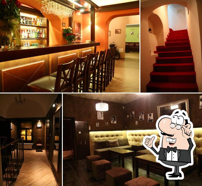 Hostel & Retro Pub