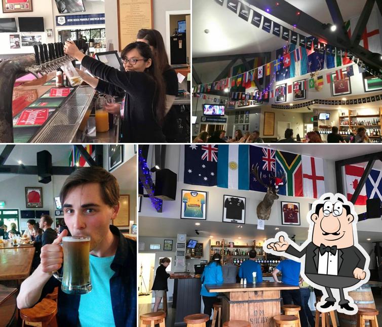 Curlys Bar