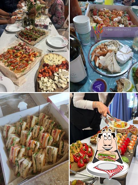 Клубные сэндвичи в "Pro Brunch"