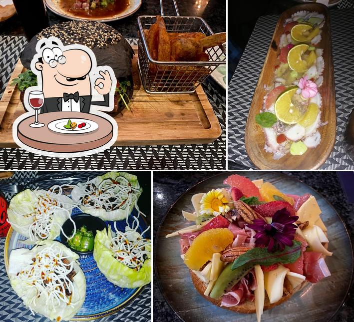 Paraguas Drinks & Dinner