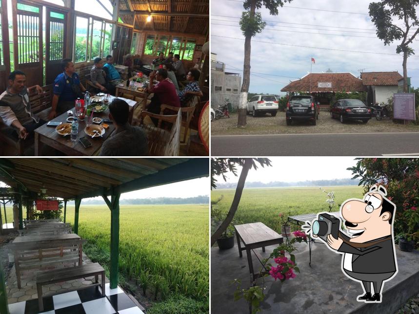 Waroeng Tempo Doeloe Keboemen