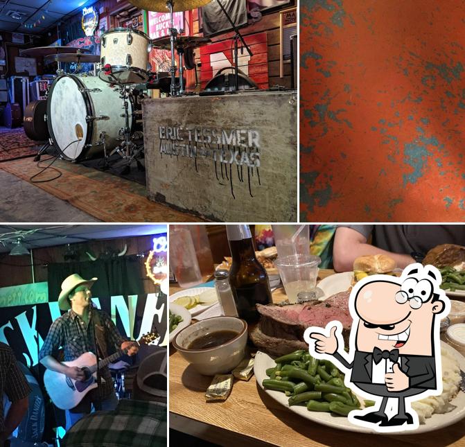 Buck's Bar and Grill