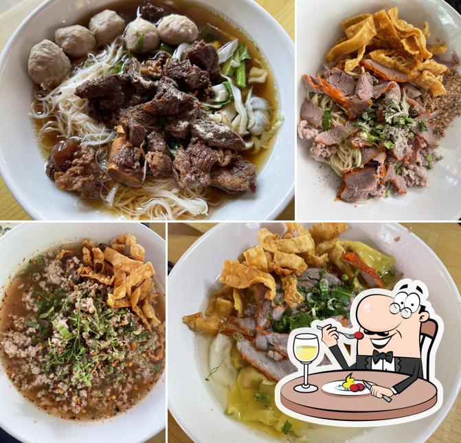 ร้านก๋วยเตี๋ยวย่า