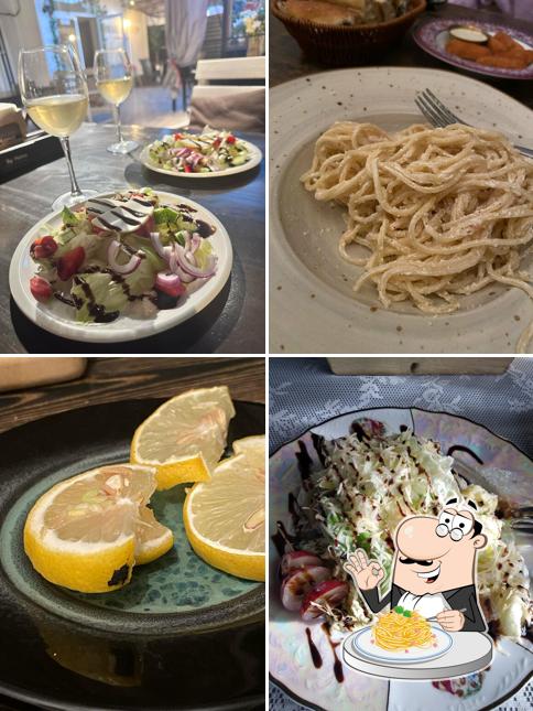 Паста карбонара в "Семейном Ресторане By Mama"