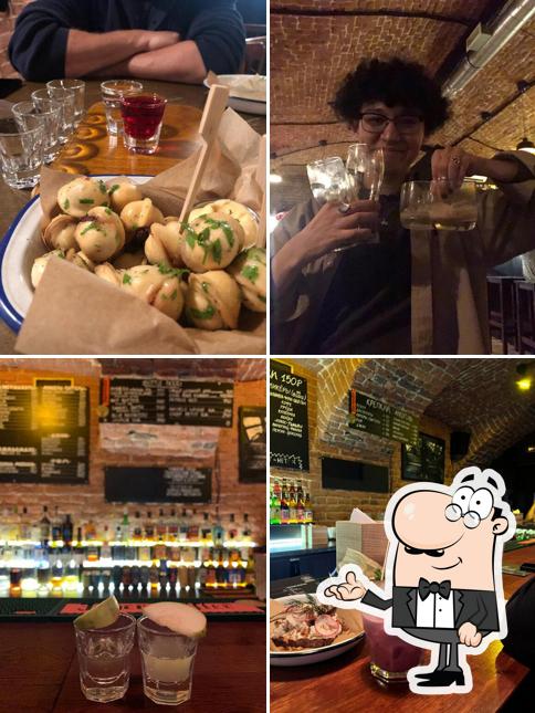 Посмотрите на внутренний интерьер "свободной рюмочной"